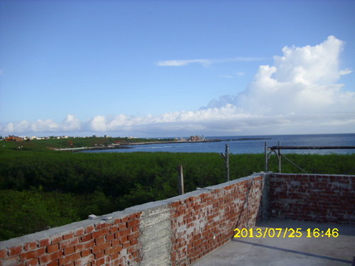 another view toward the harbor